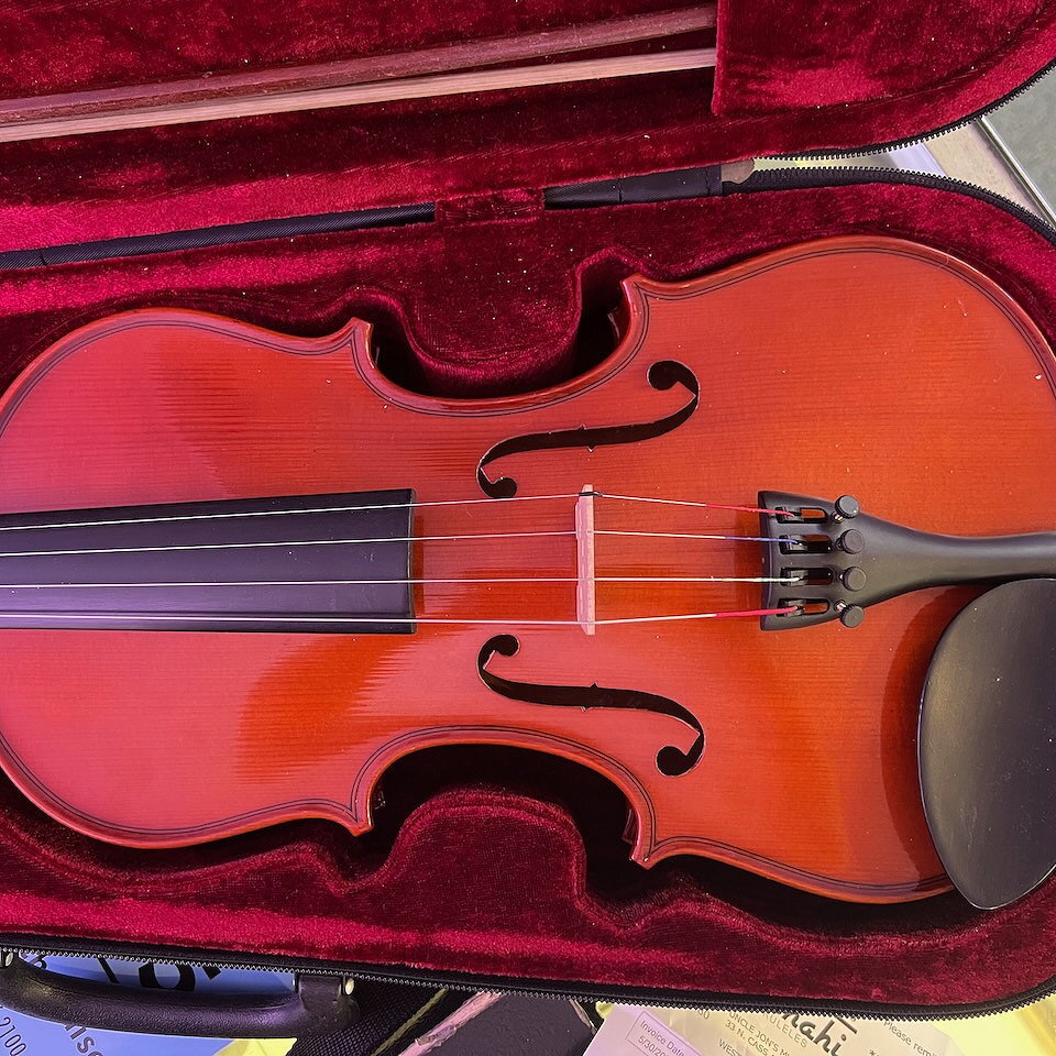 4/4 Violin Kit w/bow and case, Used