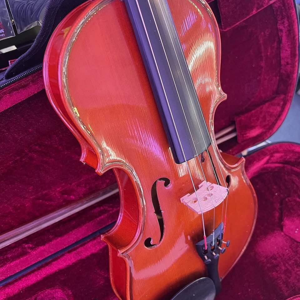 4/4 Violin Kit w/bow and case, Used