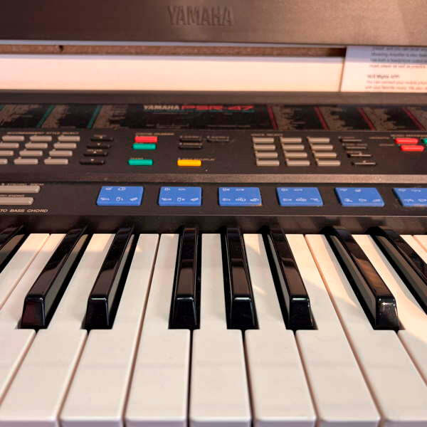 Yamaha PSR-47 Portable Keyboard (used)