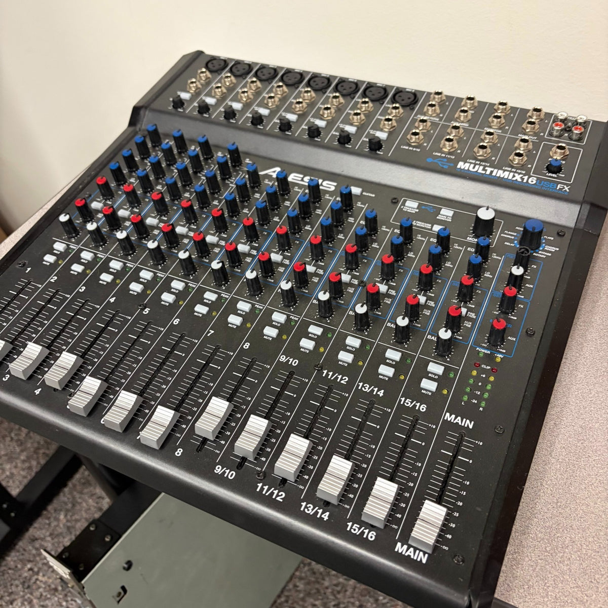 Alesis Multimix 16usb fx Mixer