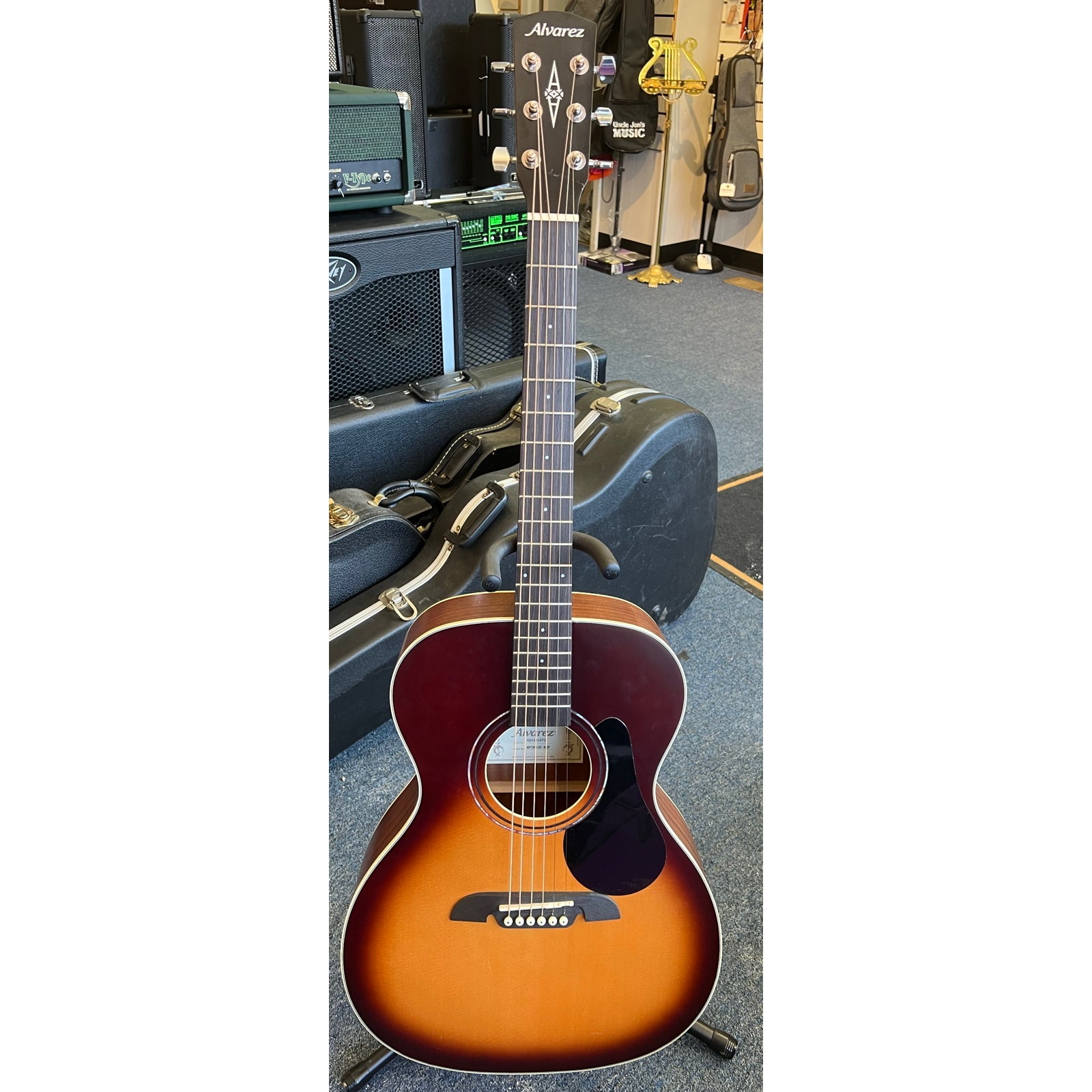 Alvarez RF26SSB-AGP Regent Folk Acoustic Guitar w/bag - Used