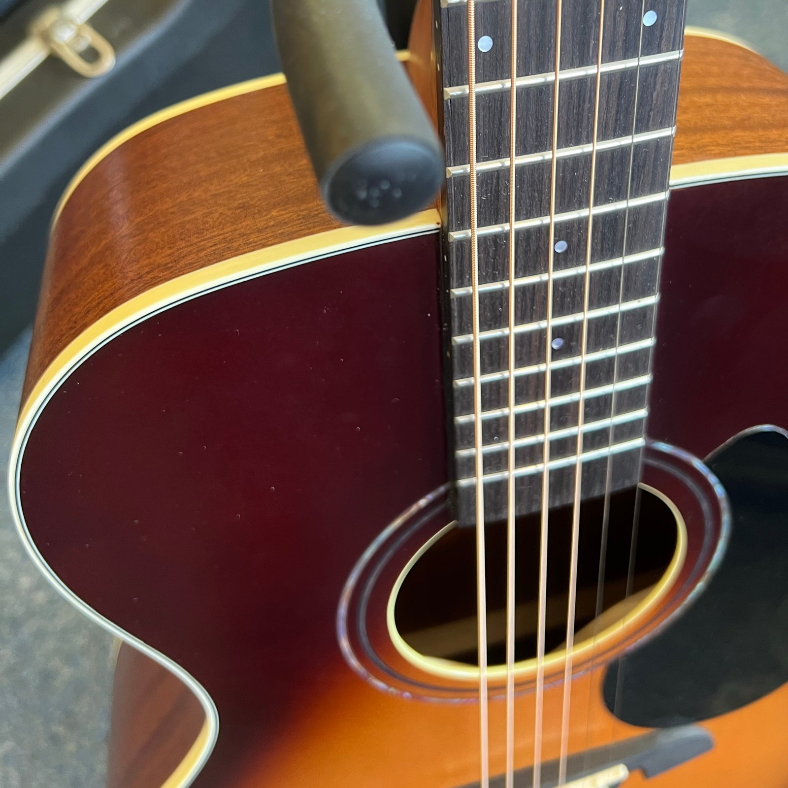 Alvarez RF26SSB-AGP Regent Folk Acoustic Guitar w/bag - Used