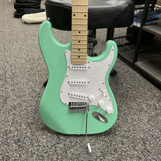 Amati Electric Guitar,  Lagoon Green w/gig bag and accessories