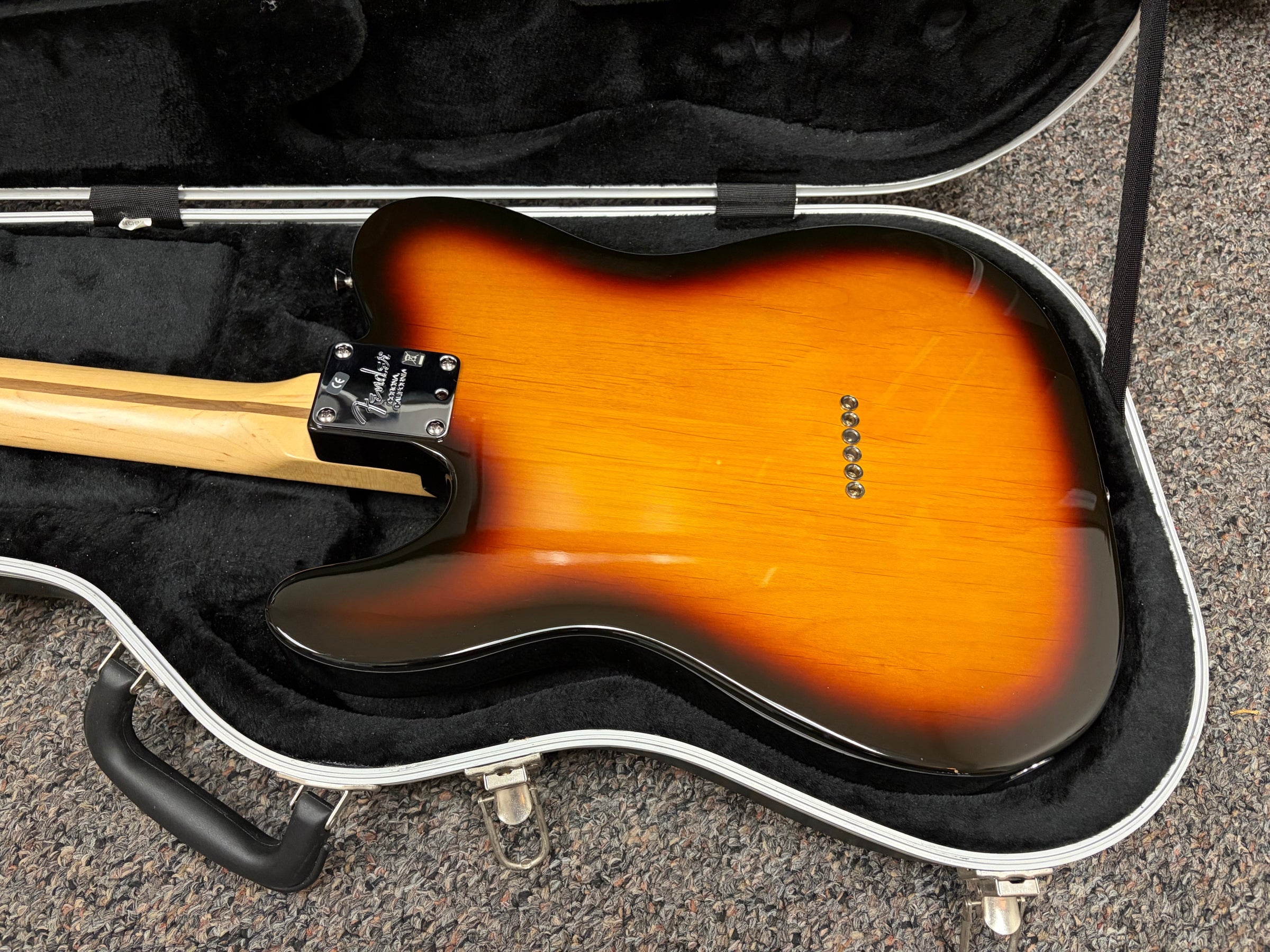 American Series Telecaster with Maple Fretboard 2006 3-Color Sunburst