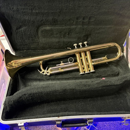 Blessing B-125 Trumpet w/case & mouthpiece, Used