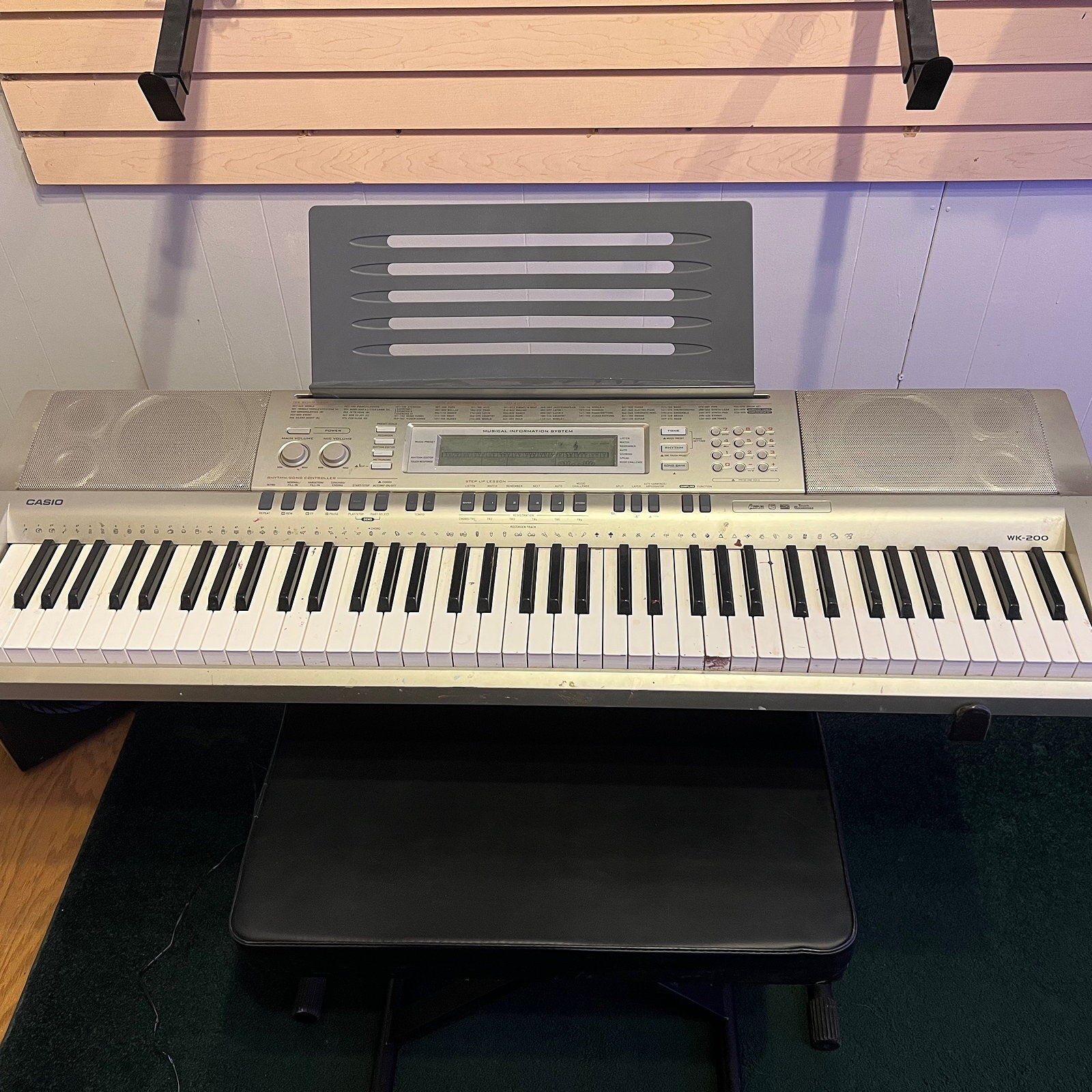 Casio WK-200 76-Key Electronic Keyboard, Used