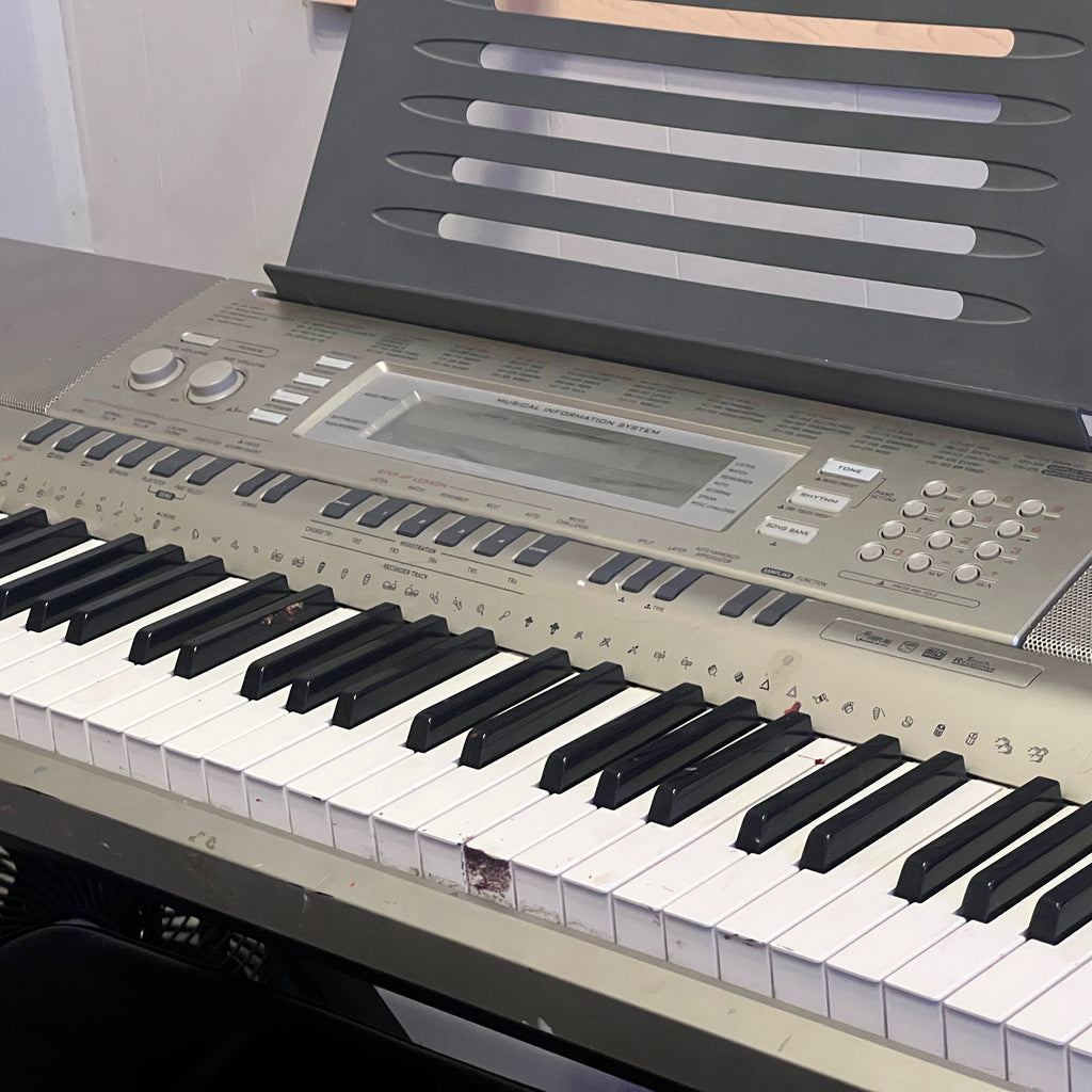 Casio WK-200 76-Key Electronic Keyboard, Used