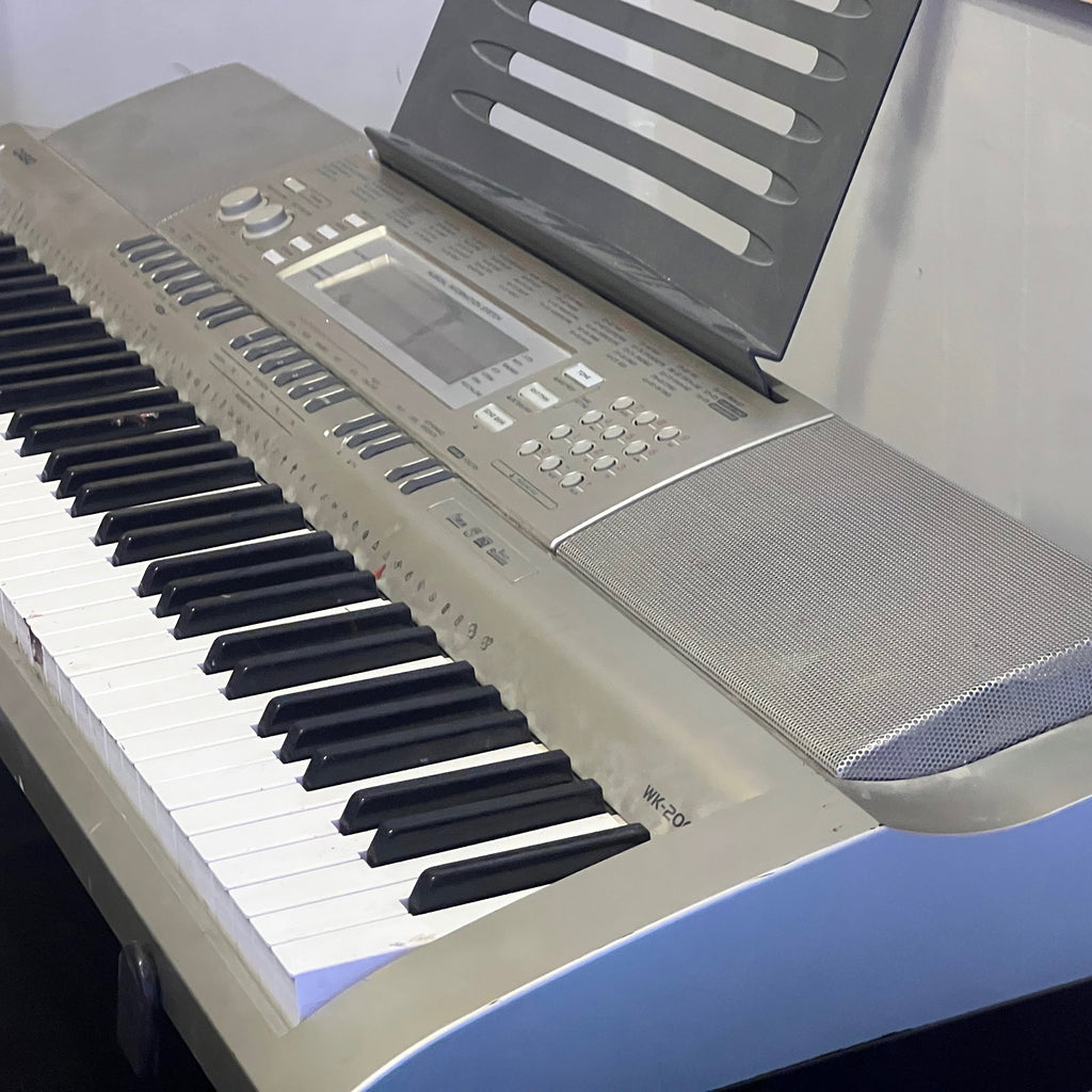 Casio WK-200 76-Key Electronic Keyboard, Used