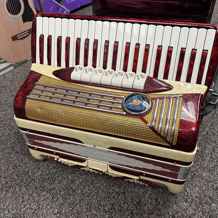 Cavalier 3 Reed Piano Accordion, Red