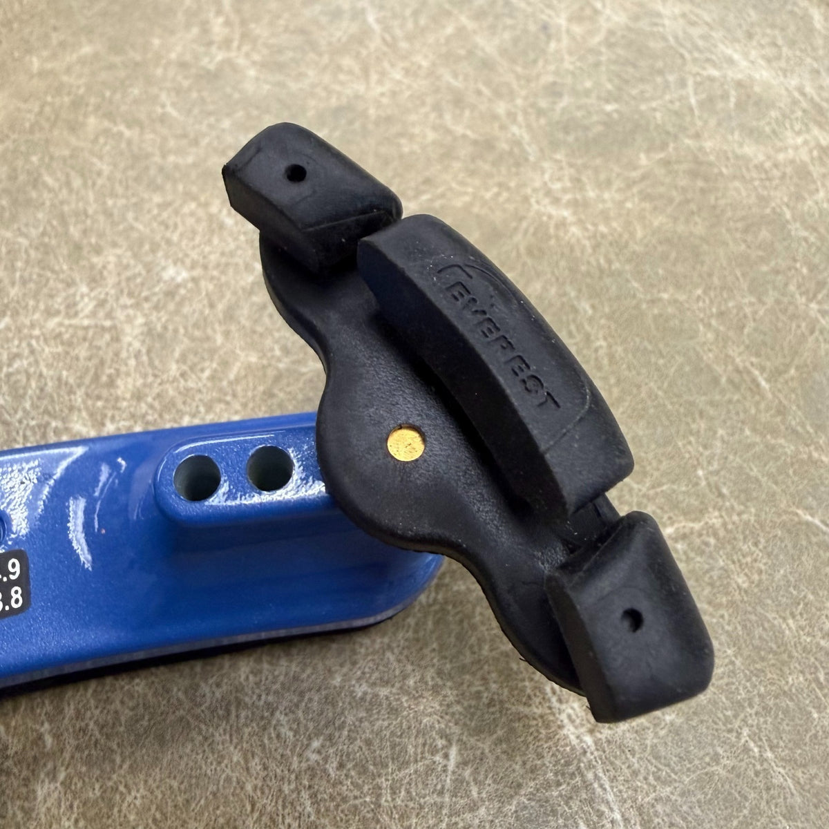 Everest ES 1/4-1/10 Violin Blue Shoulder Rest, Used with case