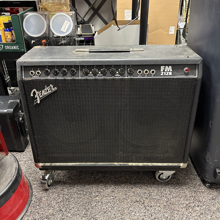 Fender Frontman 212R 2-Channel 100-Watt 2x12" Solid State Guitar Combo 2008 - 2013