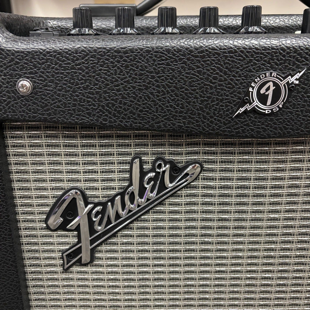 Fender Mustang I V.2 20-Watt 1x8" Modeling Guitar Combo, Used