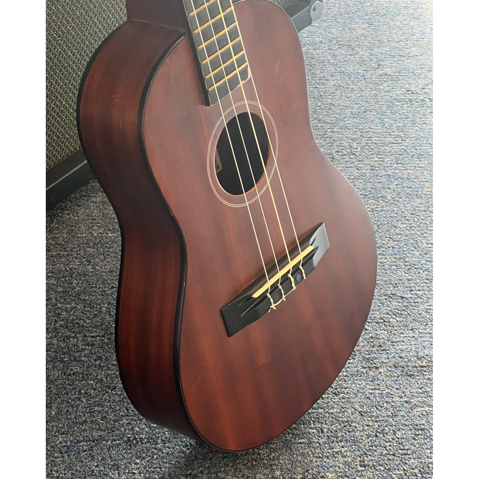 Gremlin Baritone Ukulele w/case - Used