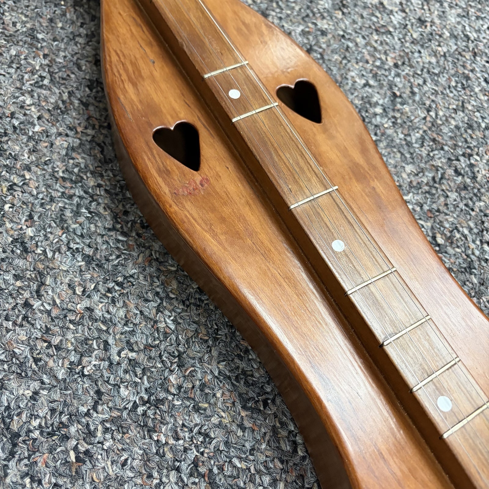 Hourglass Mountain Dulcimer 1970s, brand unknown with case
