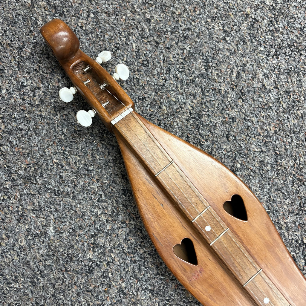 Hourglass Mountain Dulcimer 1970s, brand unknown with case