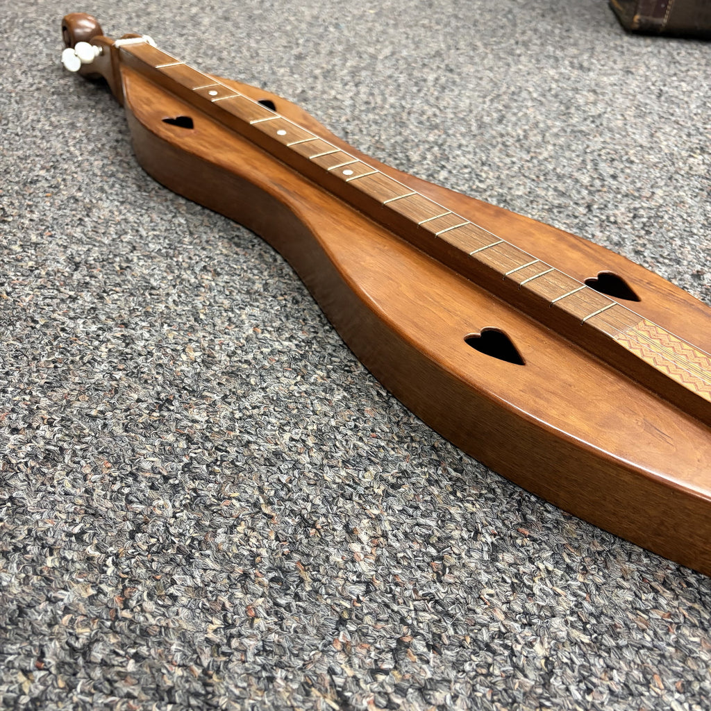 Hourglass Mountain Dulcimer 1970s, brand unknown with case