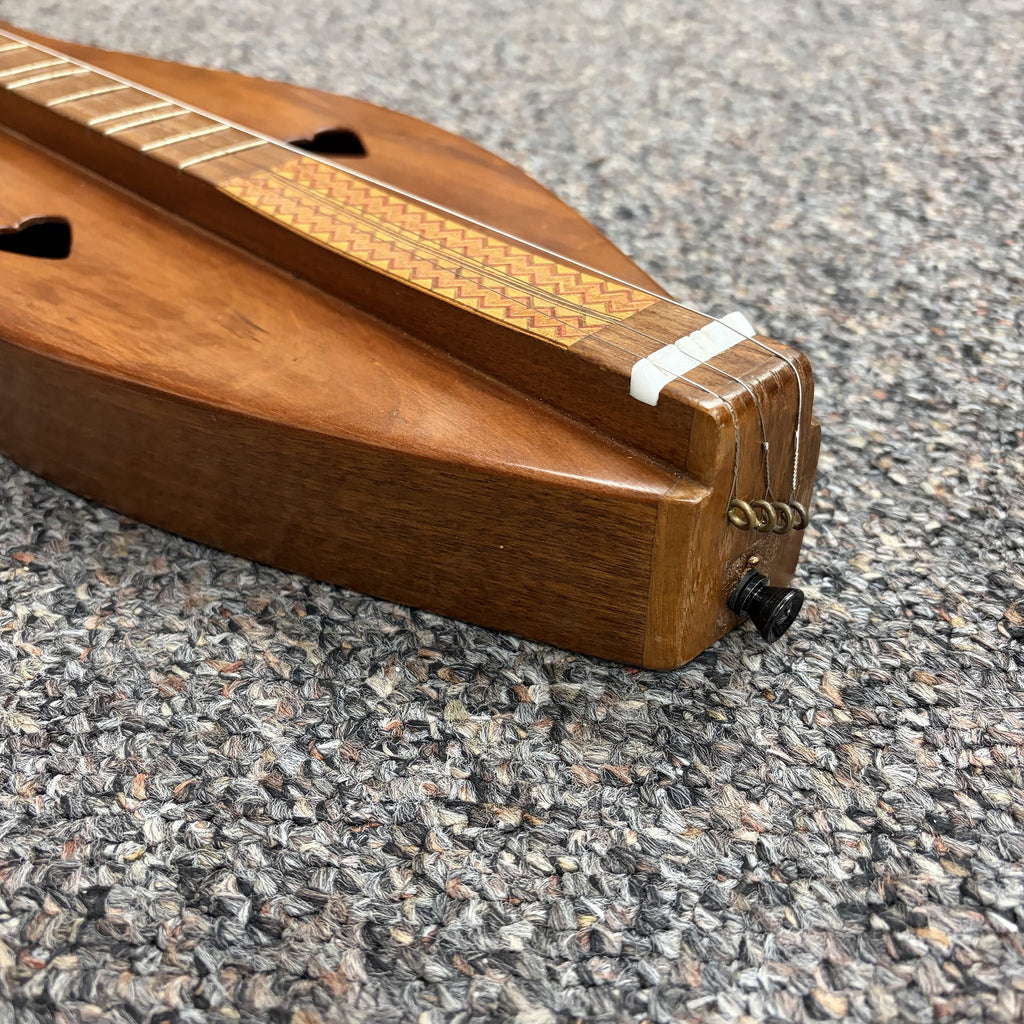 Hourglass Mountain Dulcimer 1970s, brand unknown with case