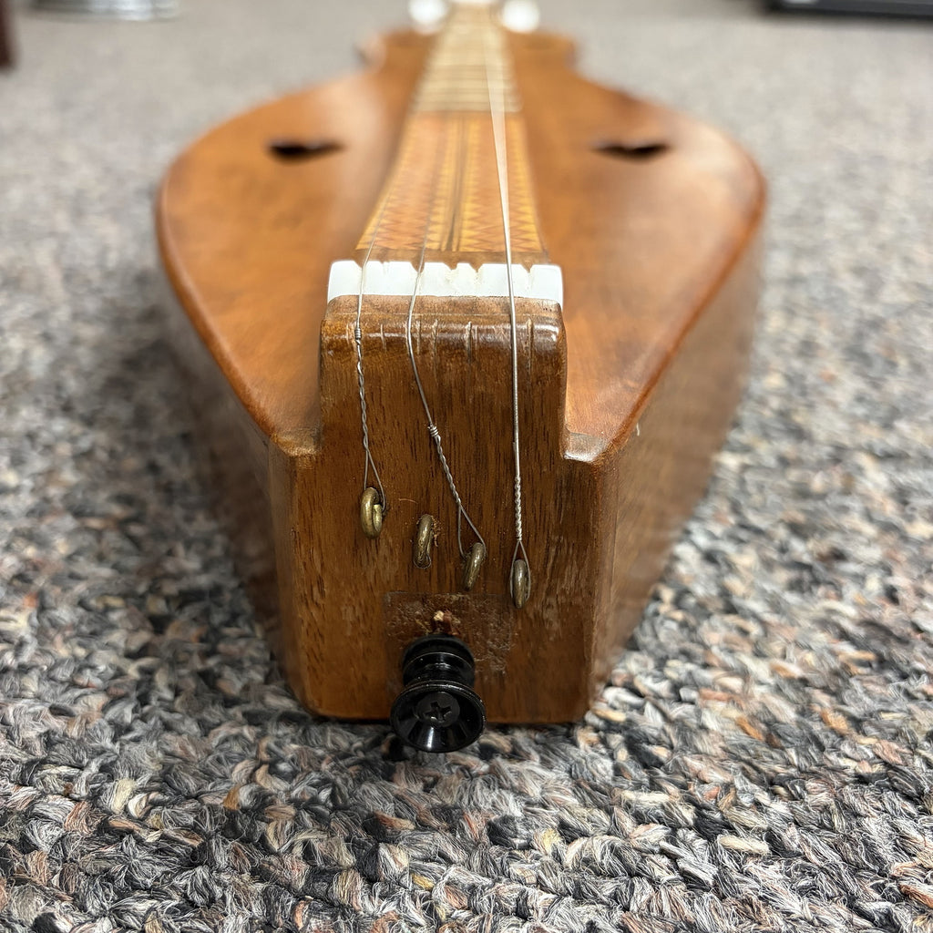 Hourglass Mountain Dulcimer 1970s, brand unknown with case
