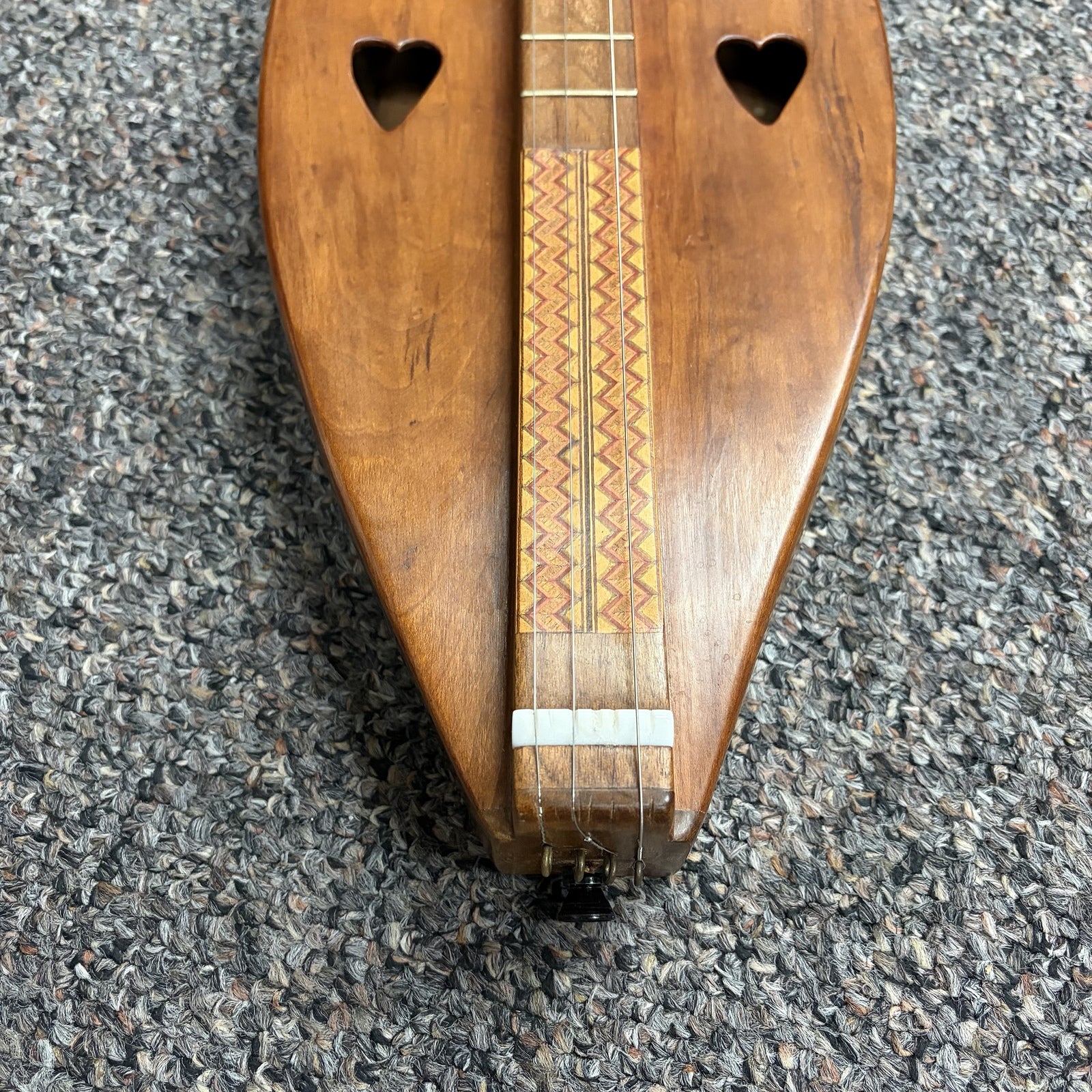 Hourglass Mountain Dulcimer 1970s, brand unknown with case