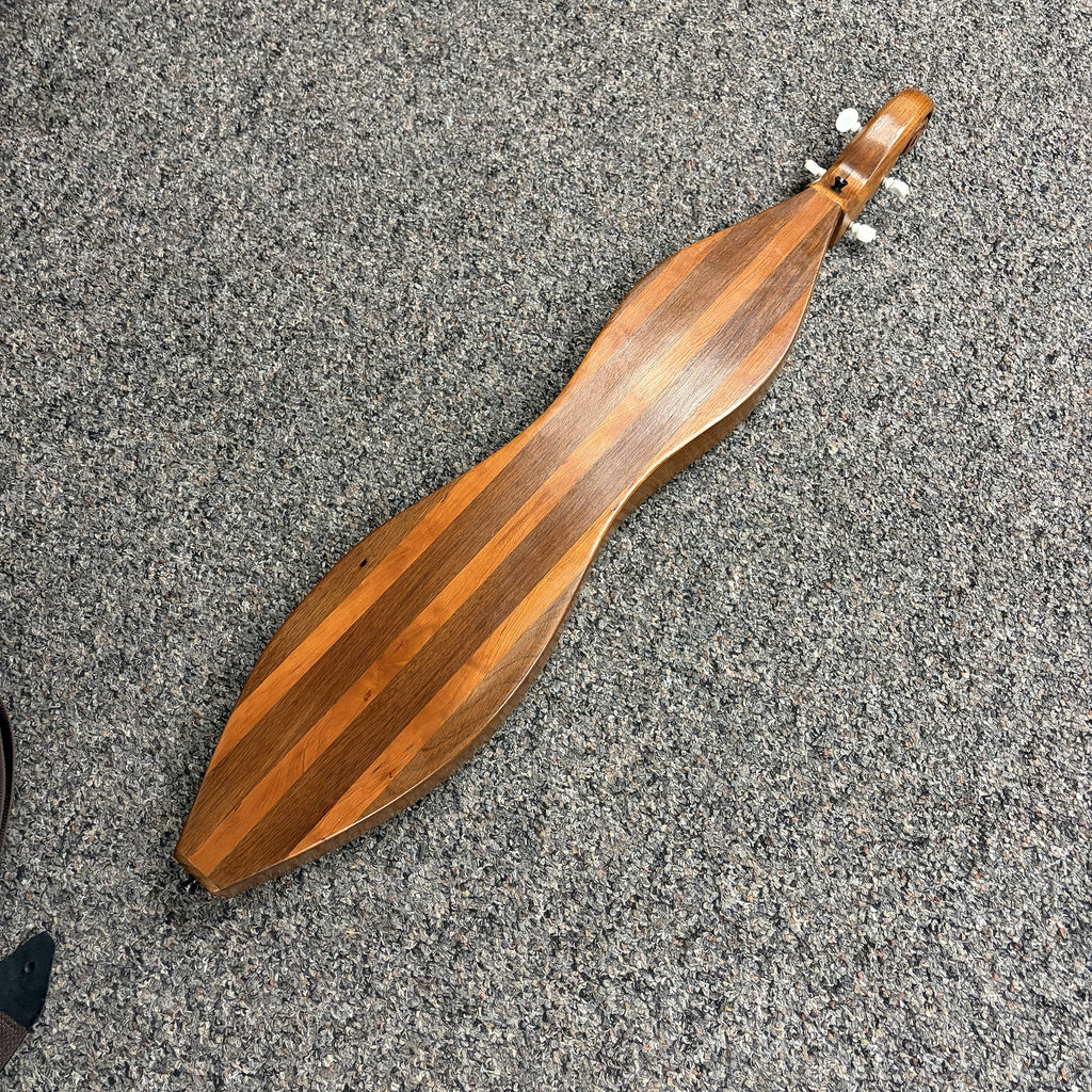 Hourglass Mountain Dulcimer 1970s, brand unknown with case
