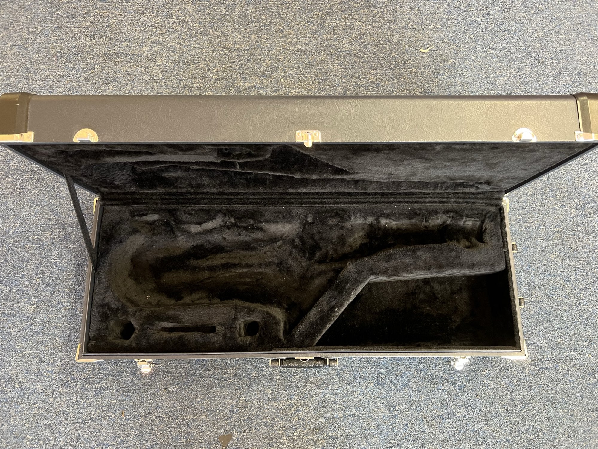 Jupiter Hard Shell Tenor Saxophone Case used