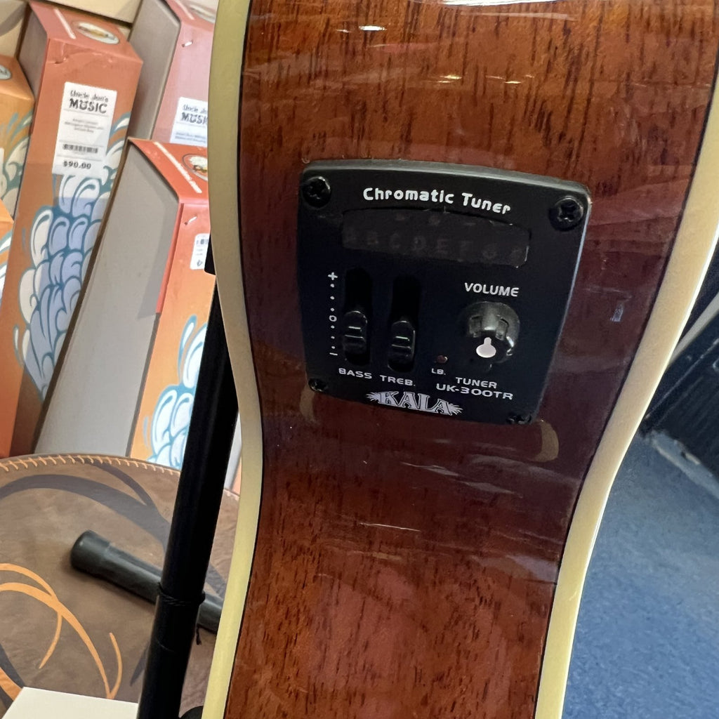 Kala KA-CGE Glossy Concert Ukulele w/EQ - w/low G