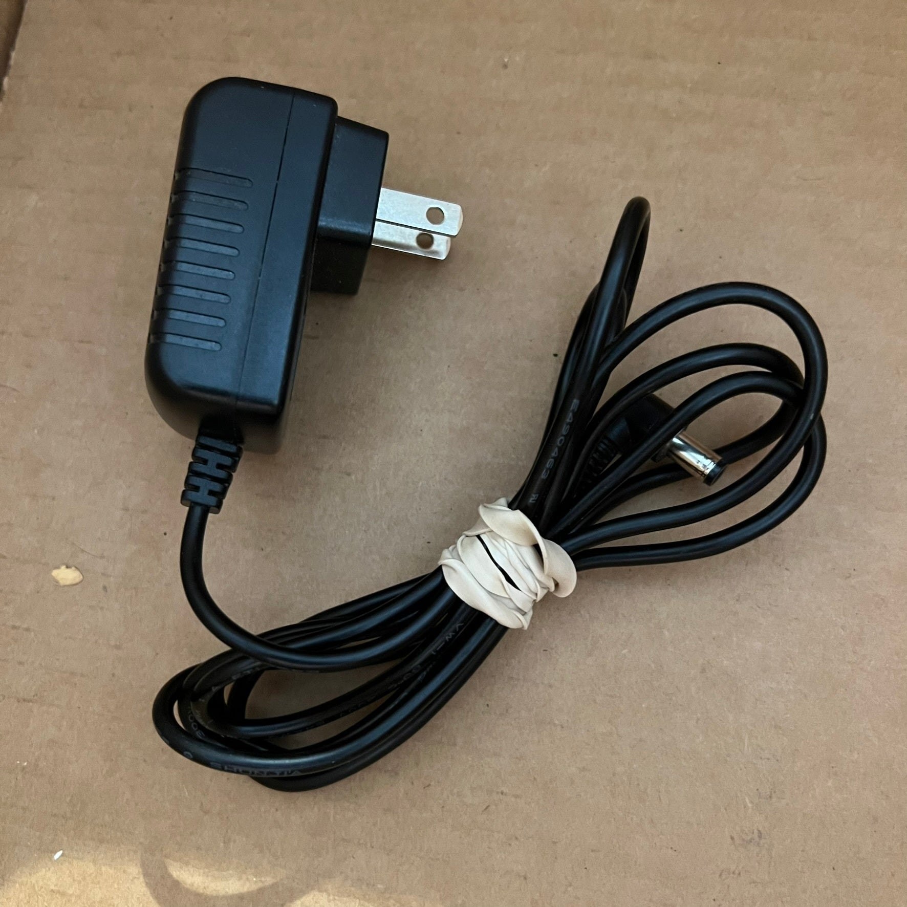 Lekato 9V power adapter