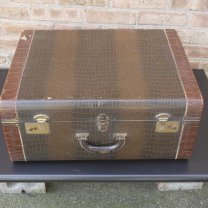 Temple Piano Accordion 120 Bass, LMH, Microphone.  Black.  1950s