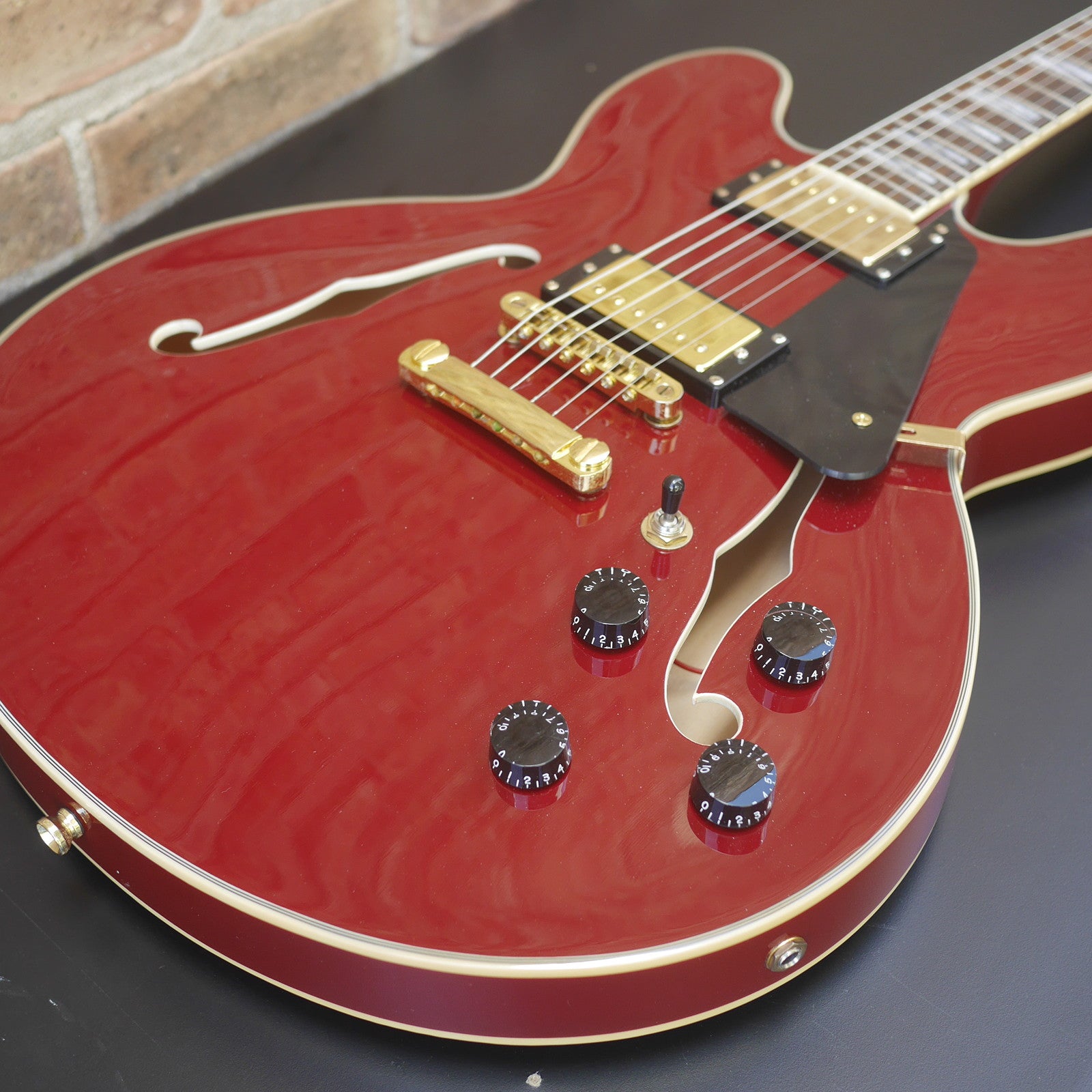 Ventura 335 Style Electric Guitar, Wine Red, used