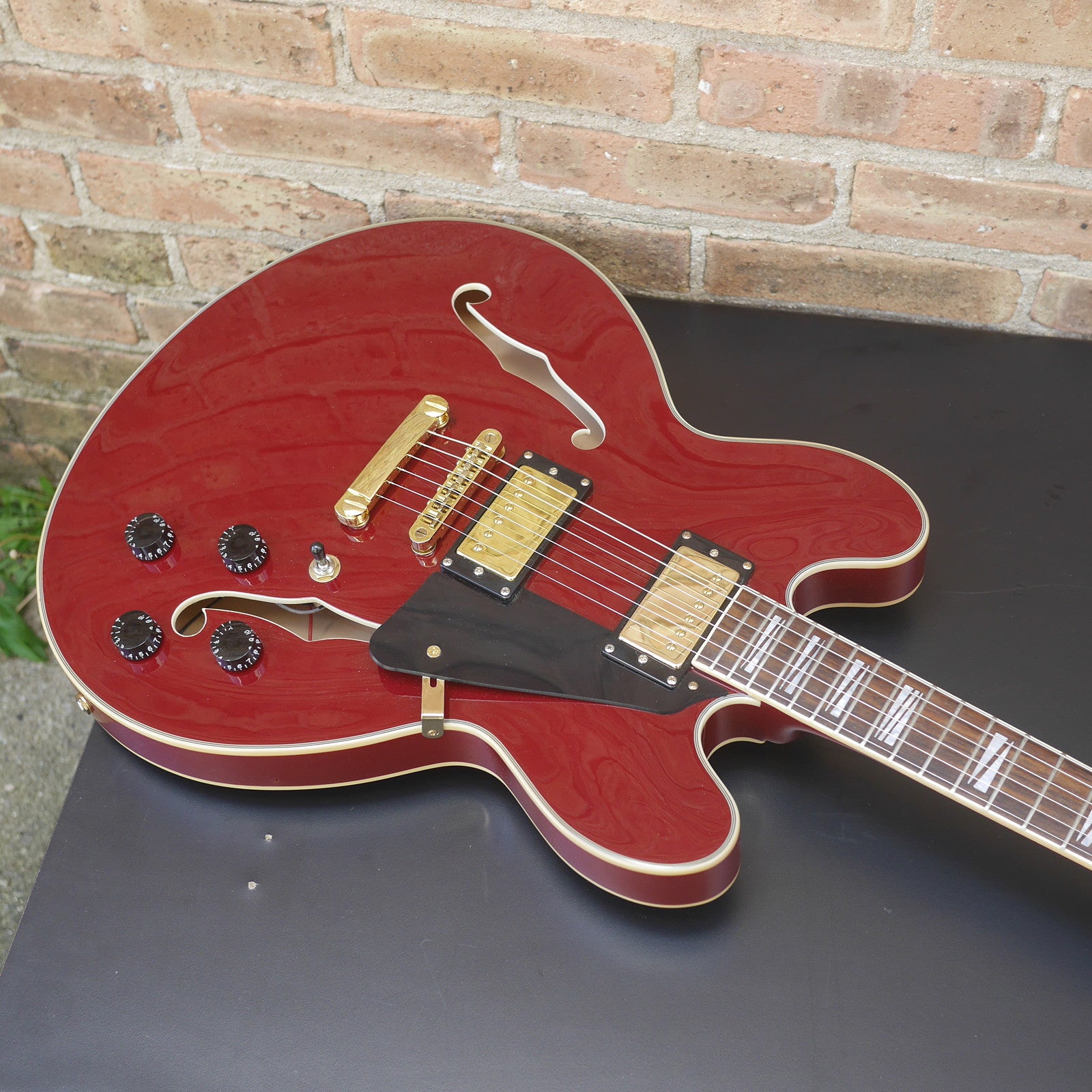 Ventura 335 Style Electric Guitar, Wine Red, used