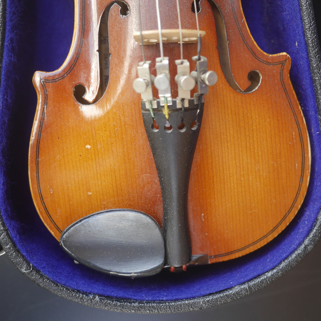 Suzuki 1/10 Student Violin Model 7.  Outfit with bow and case.  1970s