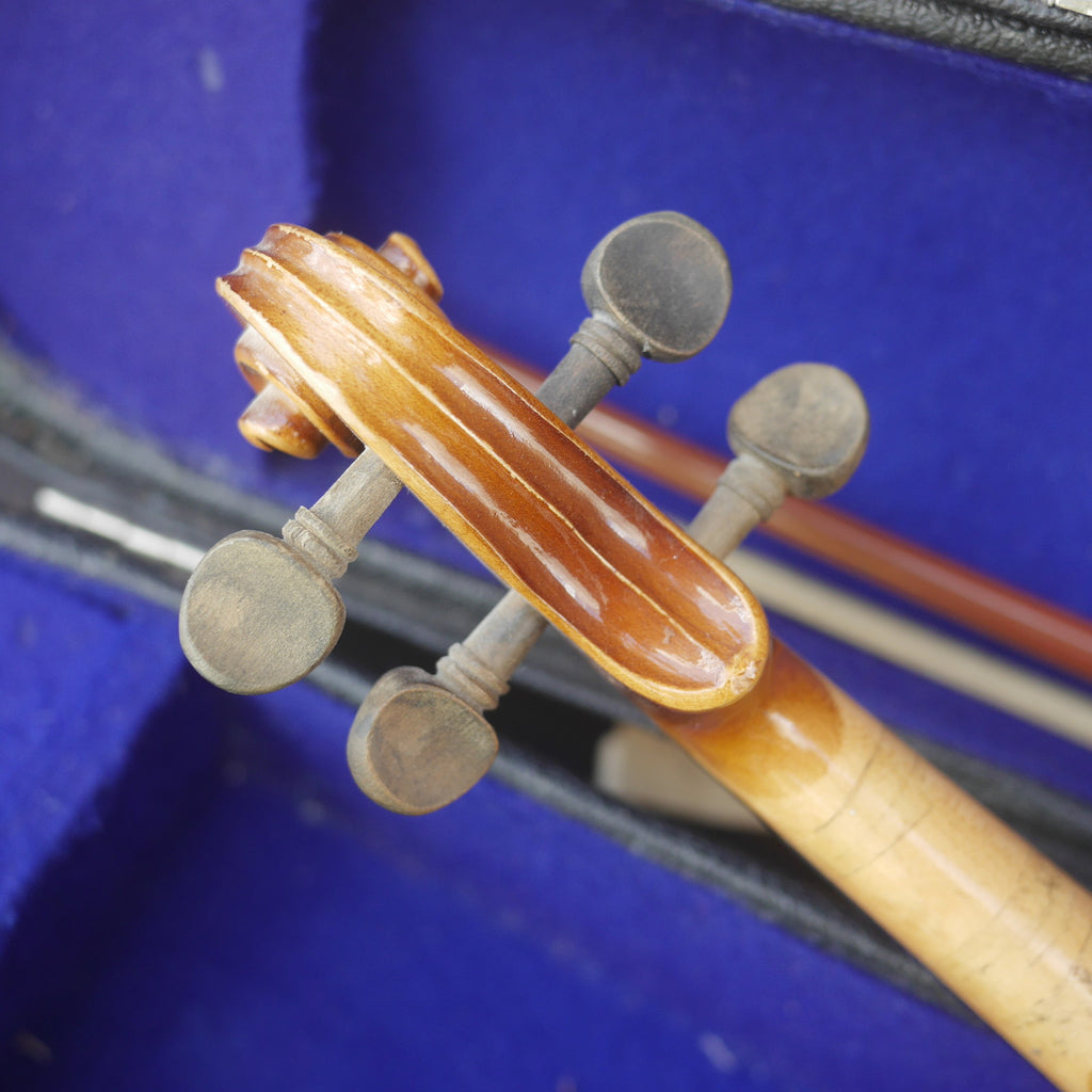 Suzuki 1/10 Student Violin Model 7.  Outfit with bow and case.  1970s