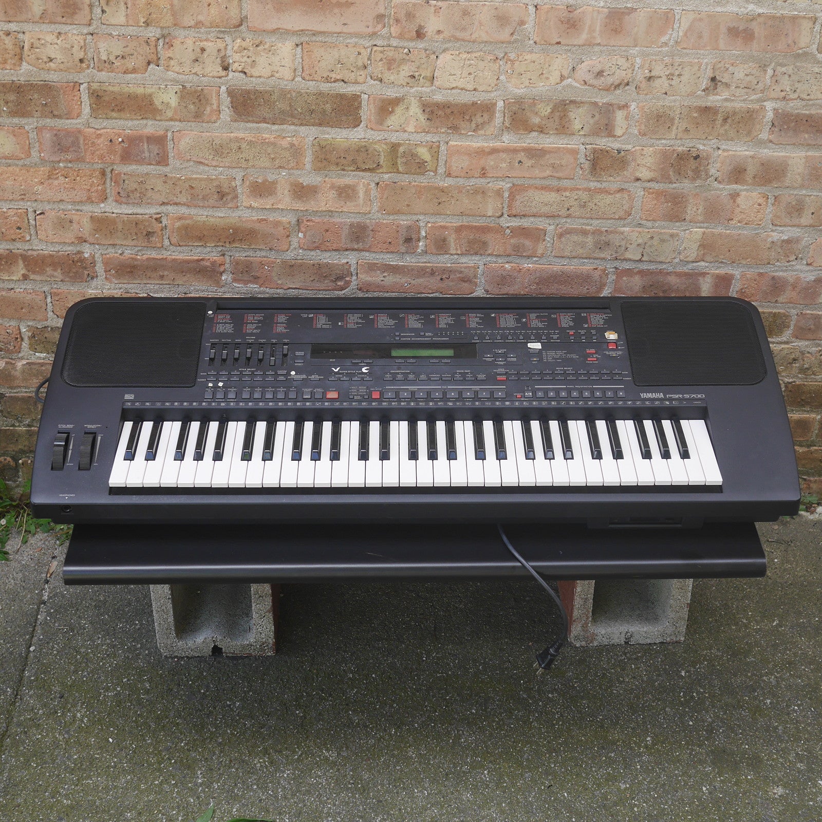 Yamaha Portatone Electronic Keyboard PSR-5700