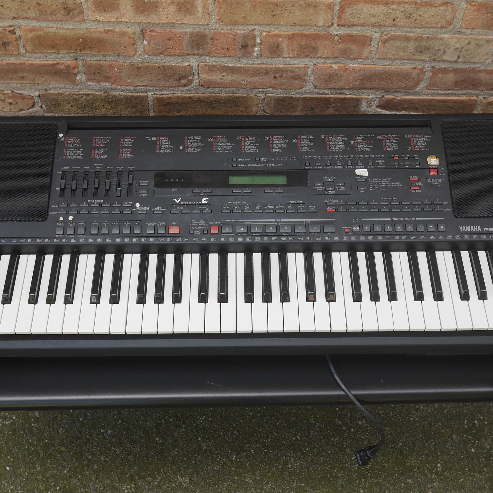 Yamaha Portatone Electronic Keyboard PSR-5700