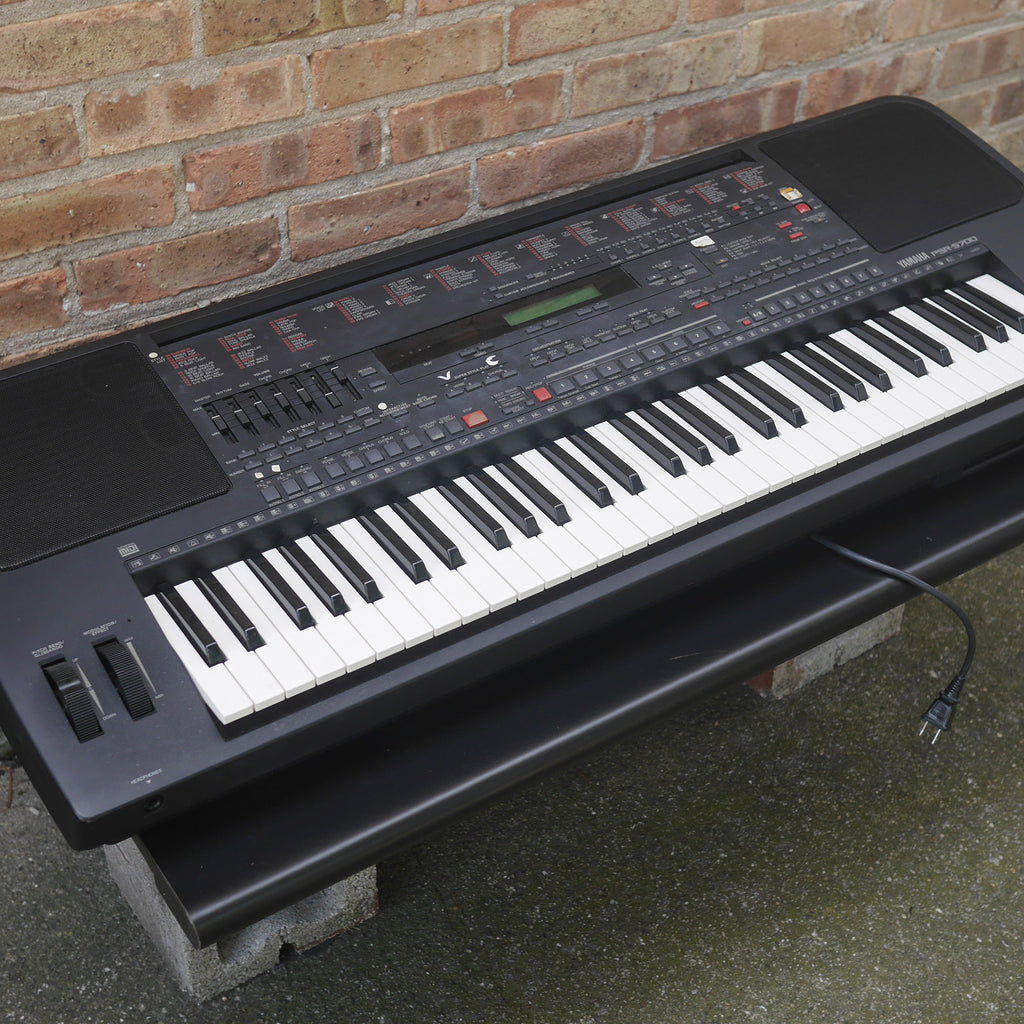 Yamaha Portatone Electronic Keyboard PSR-5700