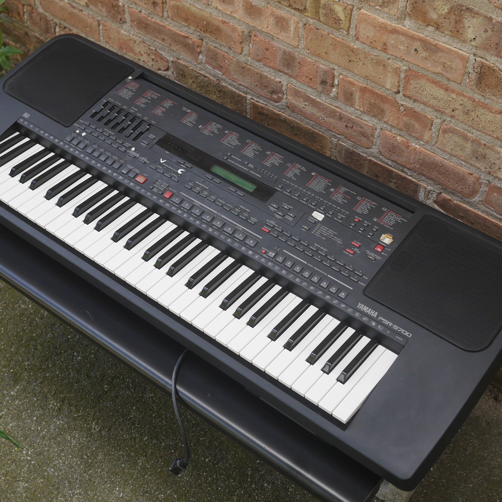 Yamaha Portatone Electronic Keyboard PSR-5700