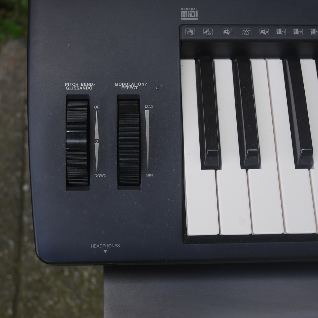 Yamaha Portatone Electronic Keyboard PSR-5700