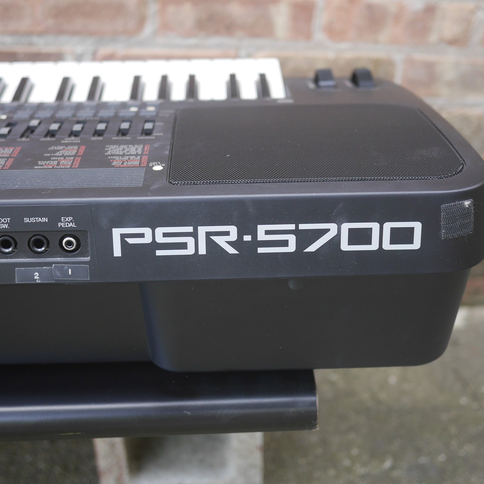 Yamaha Portatone Electronic Keyboard PSR-5700