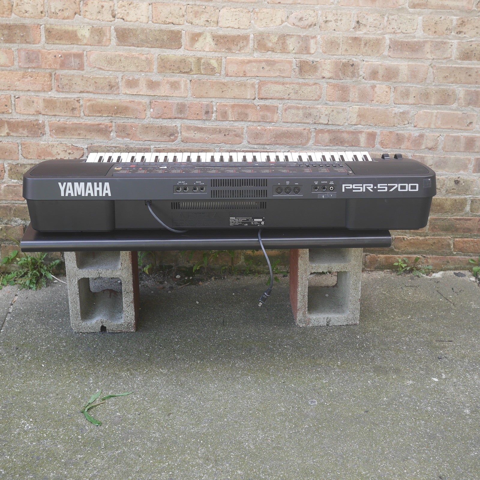 Yamaha Portatone Electronic Keyboard PSR-5700