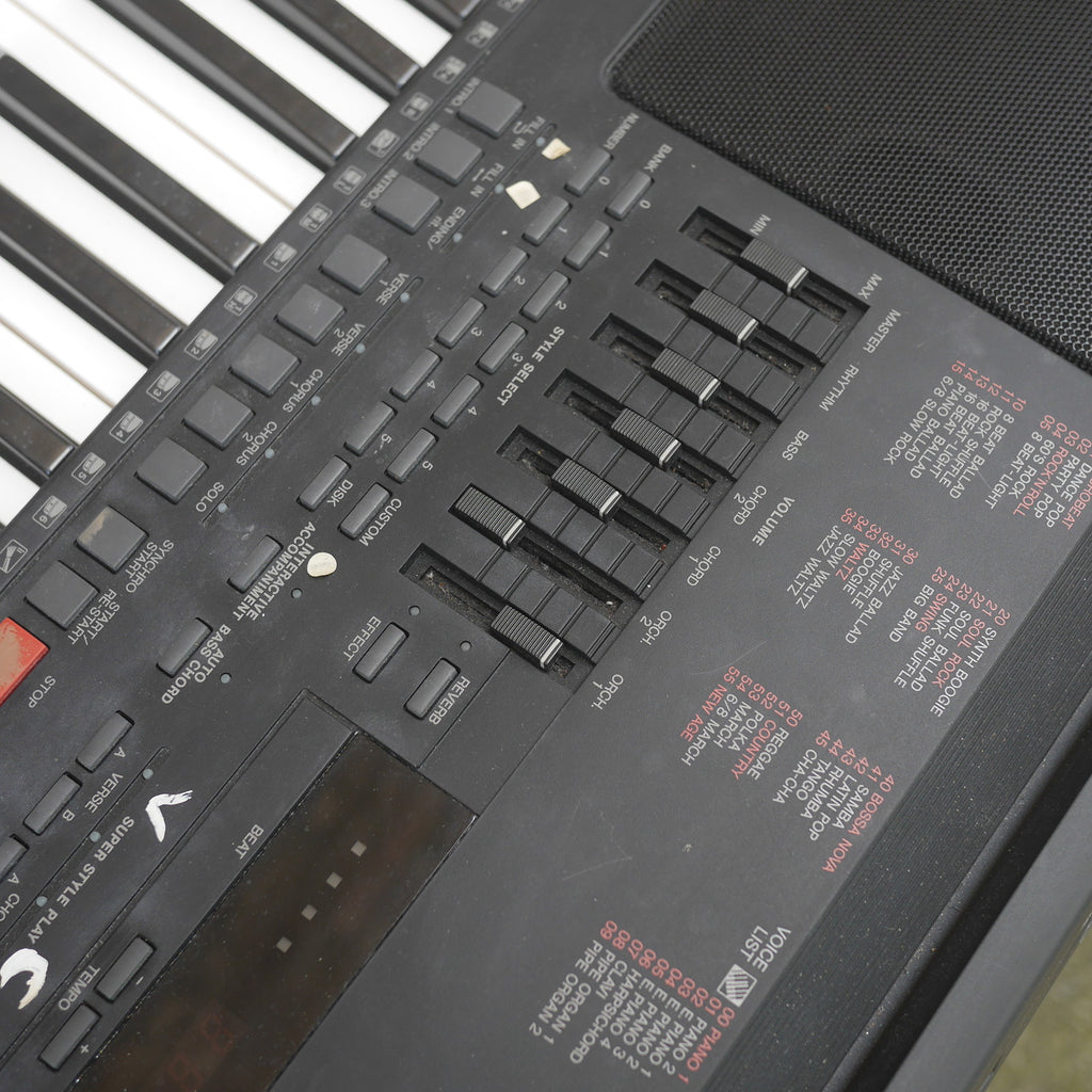 Yamaha Portatone Electronic Keyboard PSR-5700