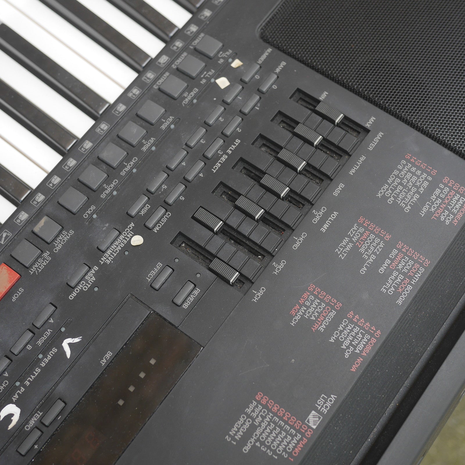 Yamaha Portatone Electronic Keyboard PSR-5700