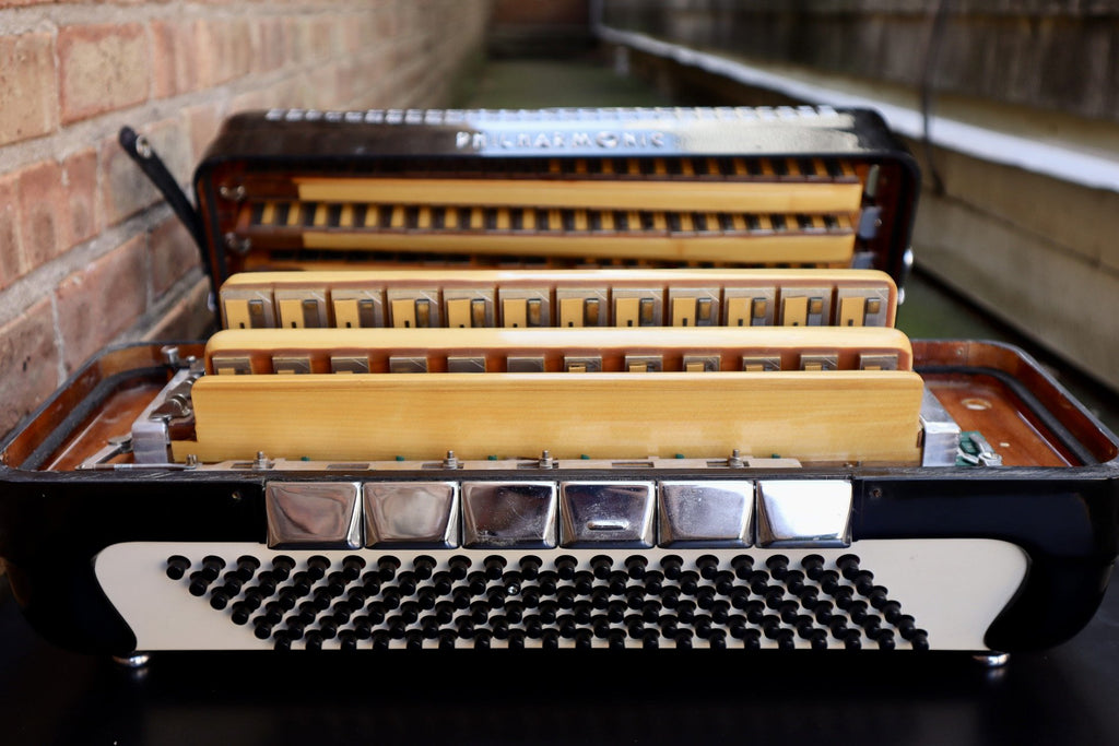 Philharmonic Accordion Model P116L Continental 1970