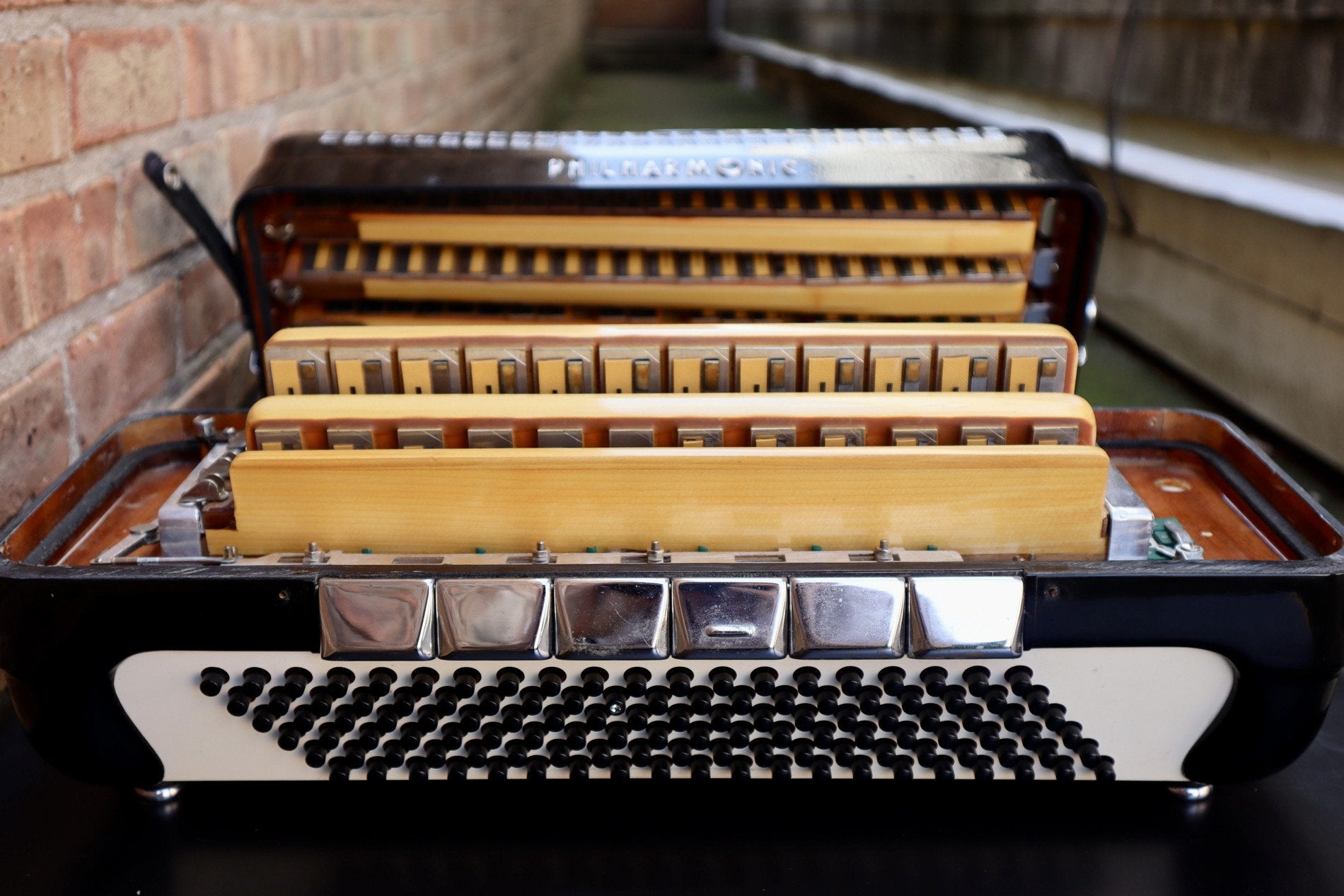 Philharmonic Accordion Model P116L Continental 1970