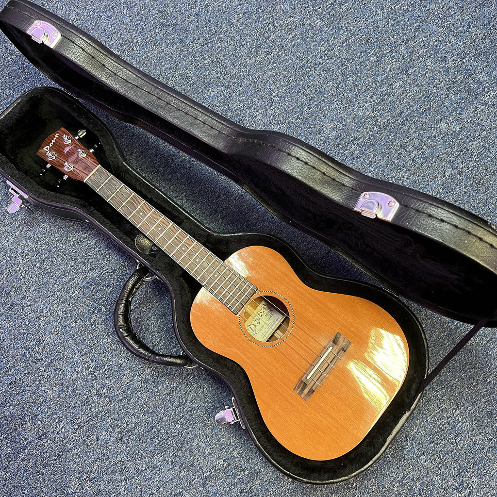 Pono MTDX Tenor Ukulele w/hard shell case