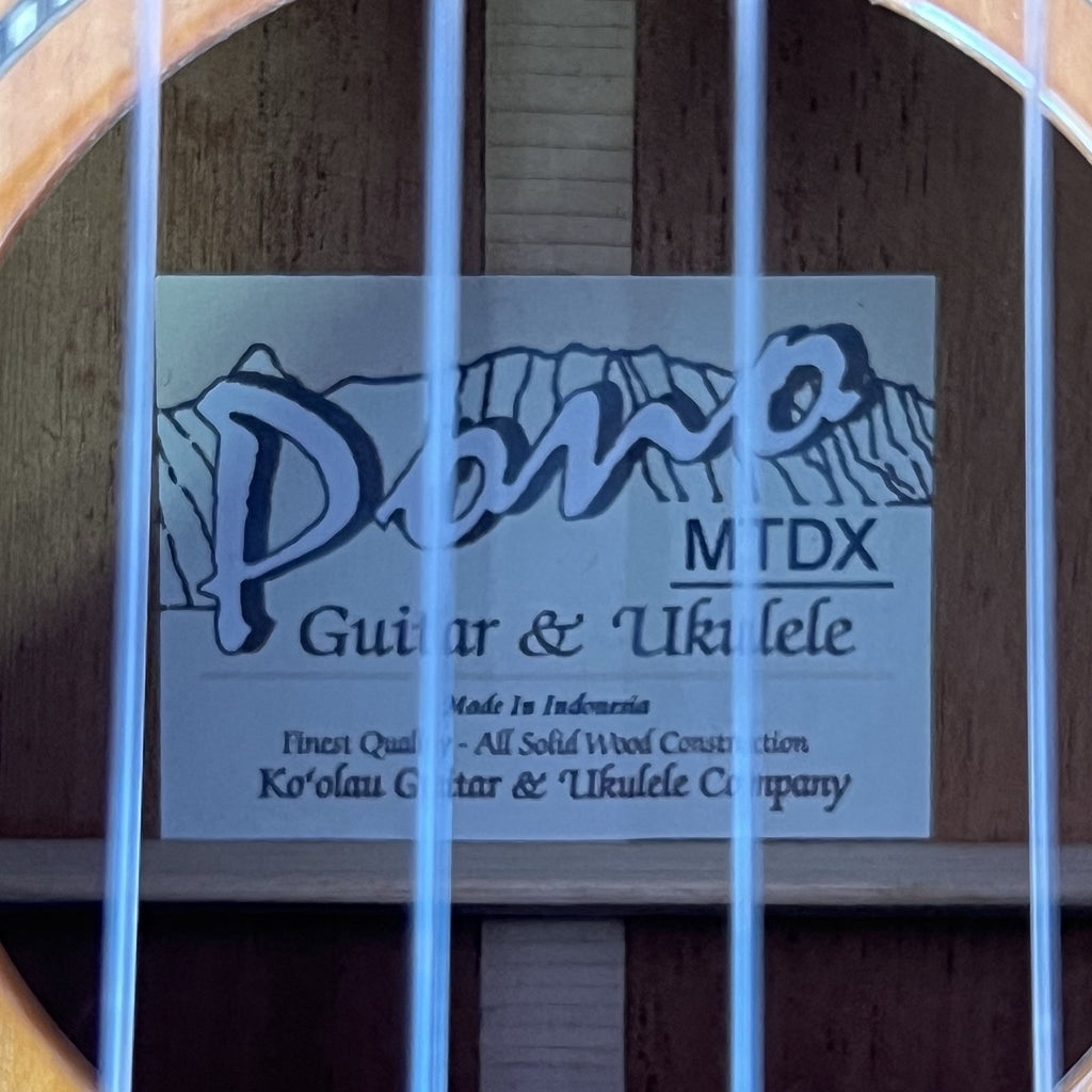 Pono MTDX Tenor Ukulele w/hard shell case