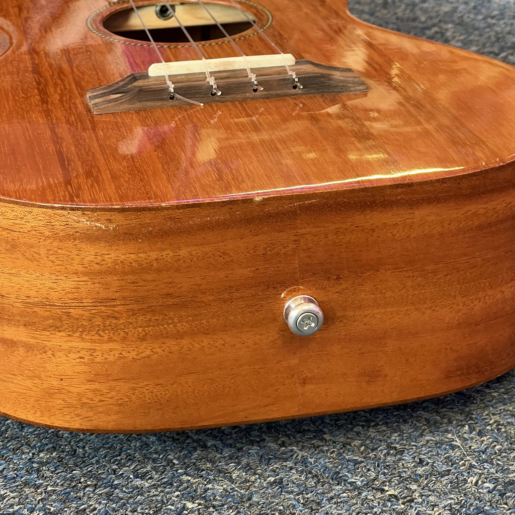 Pono MTDX Tenor Ukulele w/hard shell case