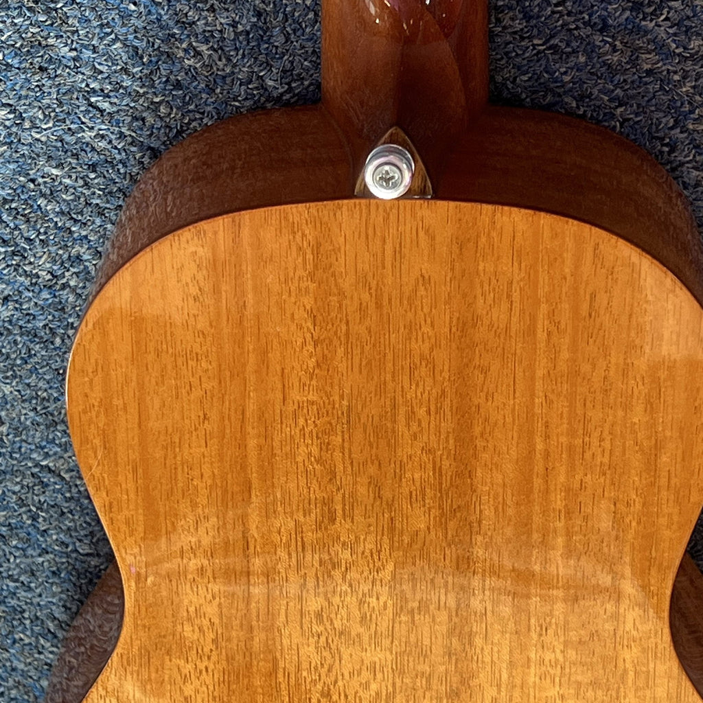 Pono MTDX Tenor Ukulele w/hard shell case