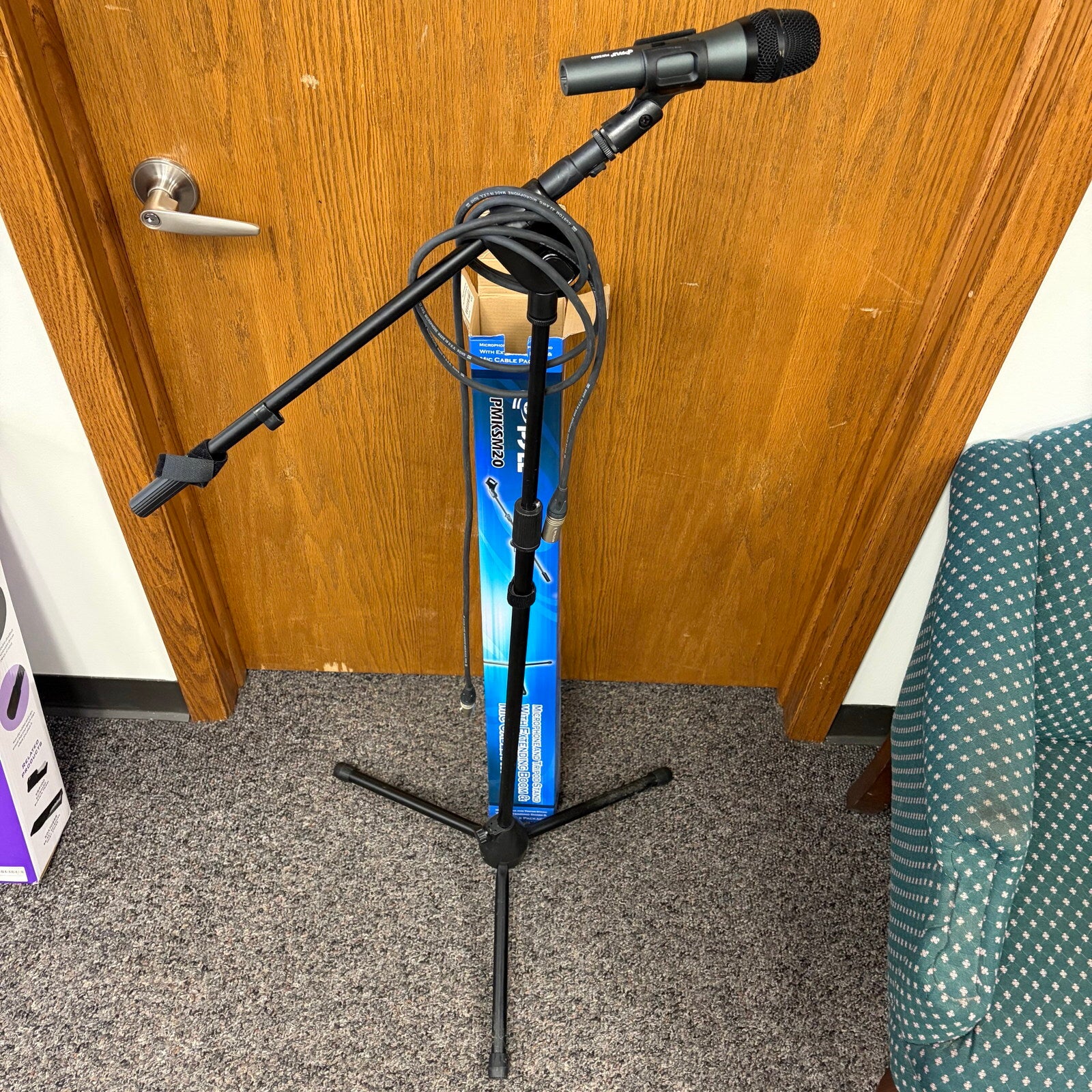 Pyle PMKSM20 Microphone and Tripod Boom Stand w/Cable Package