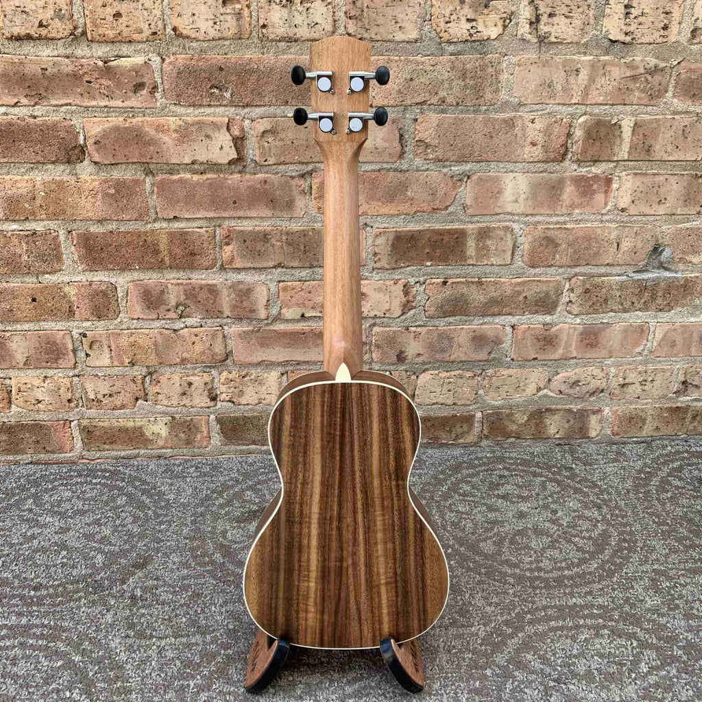 Alvarez Regent Concert Ukulele Pack w/Tuner and Gig bag Acacia