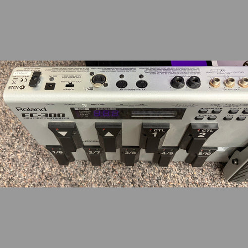 Roland FC-300 MIDI Footswitch Controller w/bag